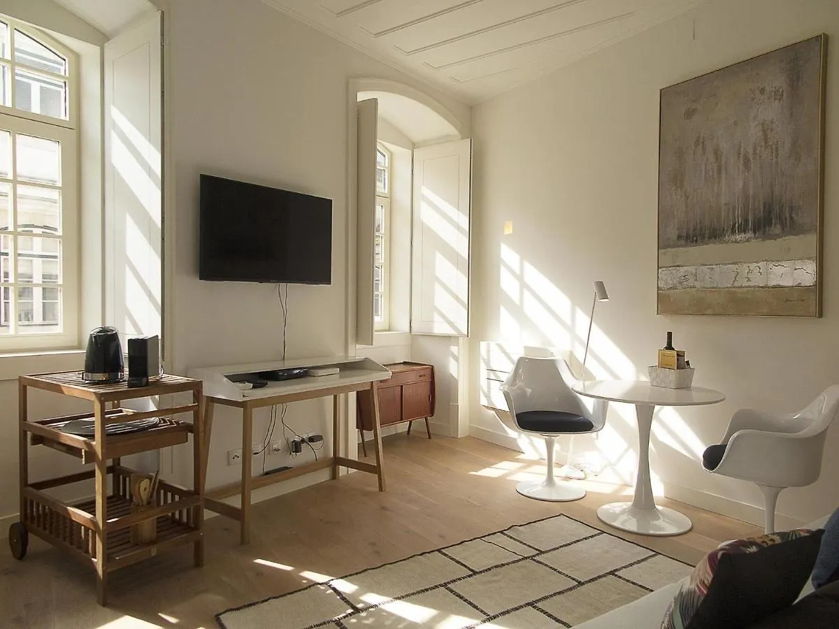 Chiado Bright Modern Apt With Ac Elevator Lisboa