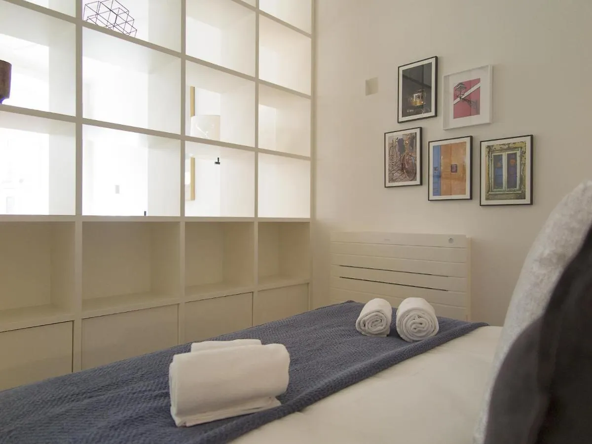 Chiado Bright Modern Apt With Ac Elevator Lisboa Portugalsko