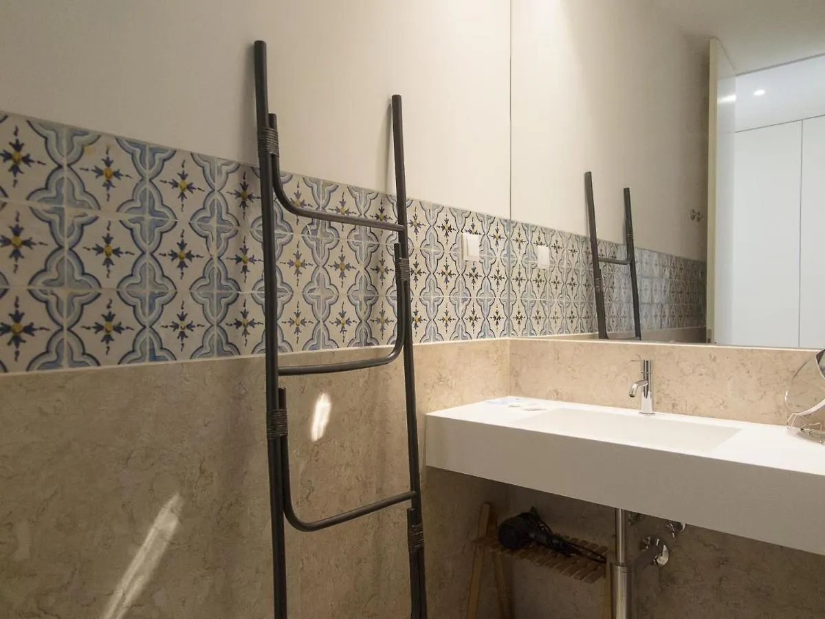Διαμέρισμα Chiado Bright Modern Apt With Ac Elevator Lisboa
