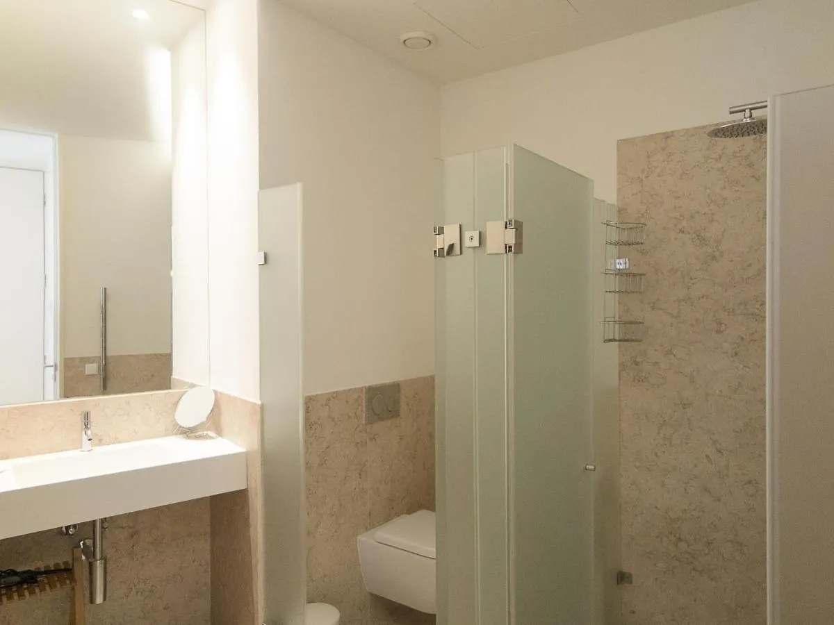 Chiado Bright Modern Apt With Ac Elevator Lisbona Appartamento