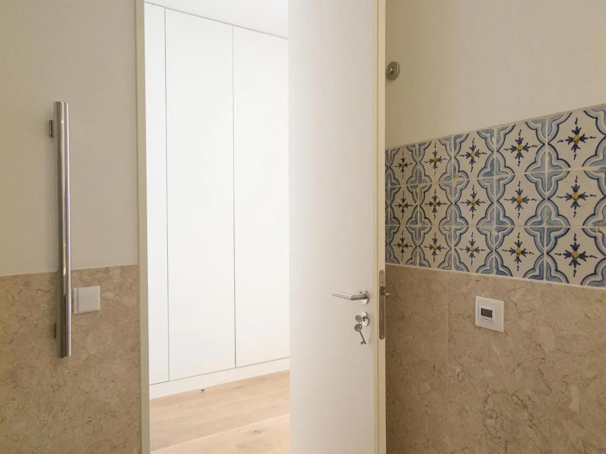 Chiado Bright Modern Apt With Ac Elevator Lisbona