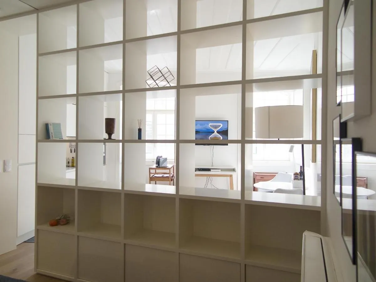 Chiado Bright Modern Apt With Ac Elevator Lisbona